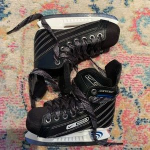 Bauer Youth Ice Skates Size Y11